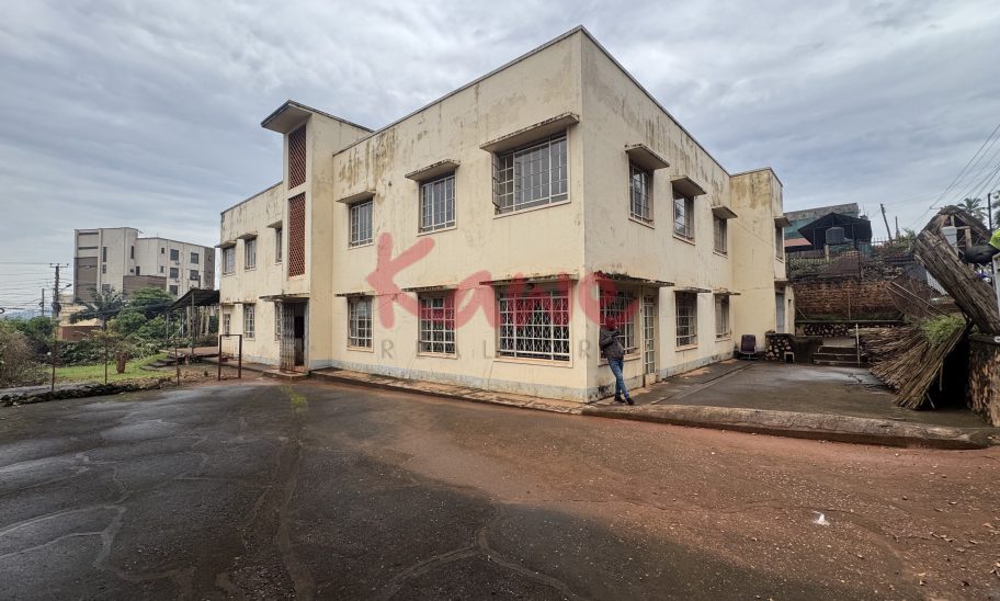 Restaurant or boutique hotel space for rent in Kololo Kampala near Acacia Mall. Prime hospitality property with 16 rooms, touching 2 streets, ideal for hotel, bar, restaurant or lounge business.